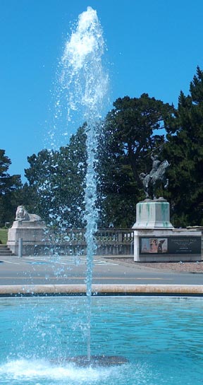 San Francisoc Legion of Honor Outdoor Fountain and Statue