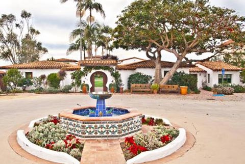 Casa Romantica, San Clemente, California, scene of the entrance with a fountain.