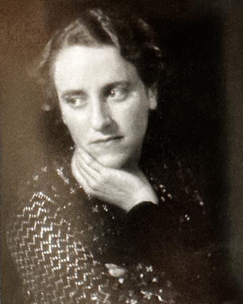 Photo portrait of Ruth Miller Kempster, c1935, around age 31 photographer not known, courtesy of Constance Crawford